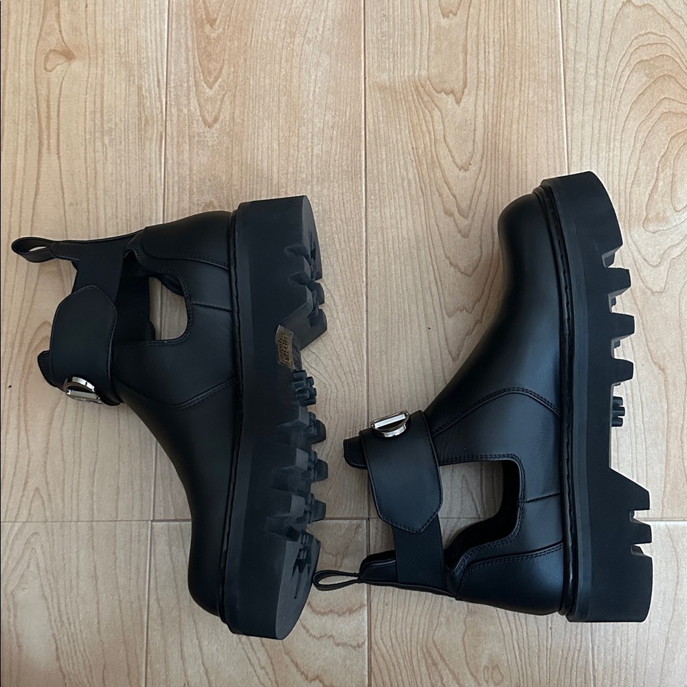 Mcm Mode Travia Open Ankle Boot - image 4